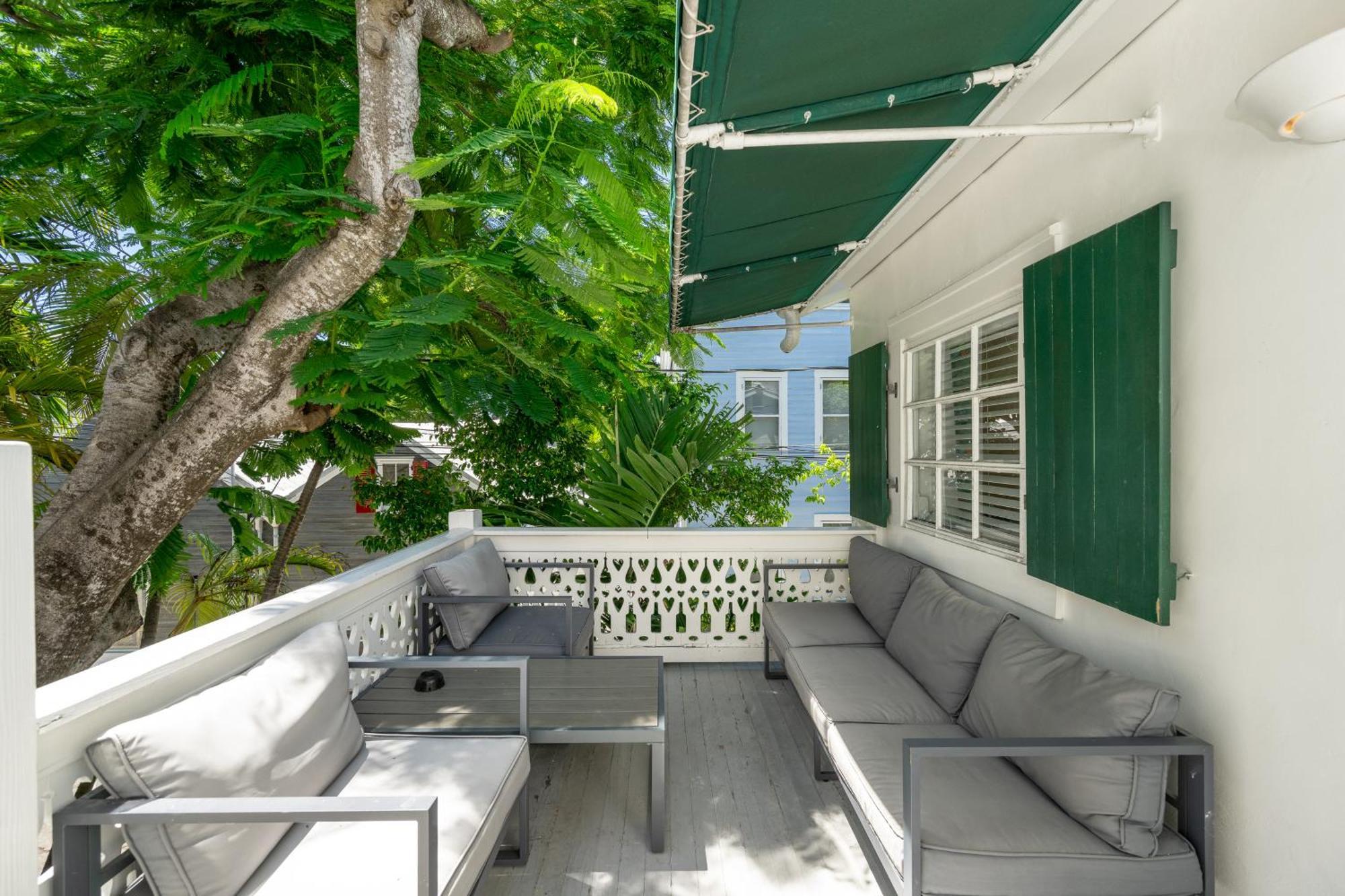 The Speakeasy Inn And Rum Bar Key West Exterior photo