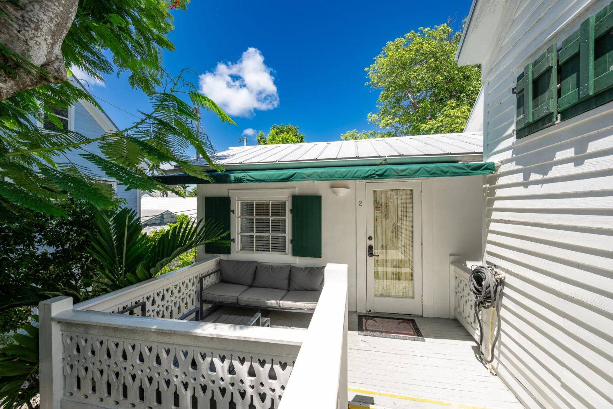 The Speakeasy Inn And Rum Bar Key West Exterior photo